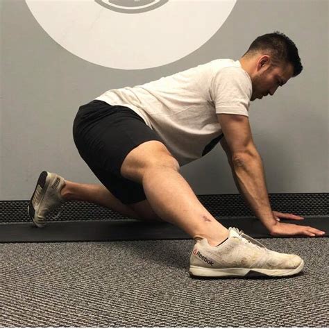 tight hamstrings the center of movement