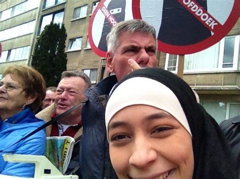 Muslim Woman S Cheeky Selfie With Anti Islam Group Goes Viral Bbc News