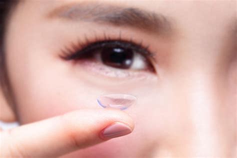 wear contacts  tips        eyes healthy