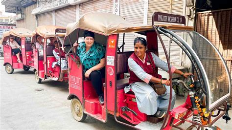meet  women rickshaw drivers  jaipur india adventurecom