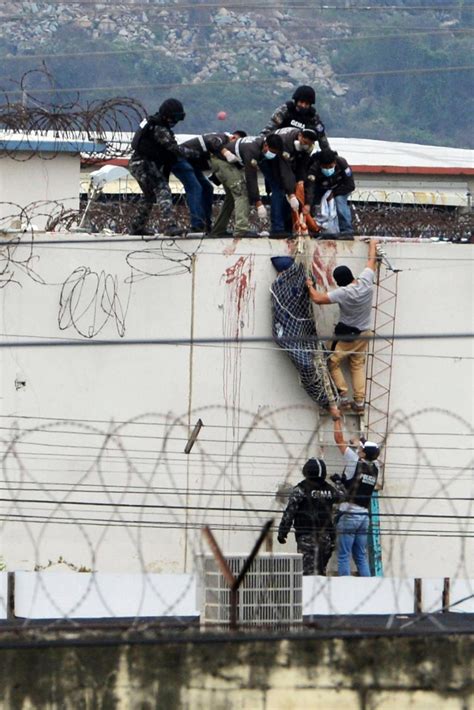 battle  ecuador prison gangs kills    inmates san gabriel valley tribune