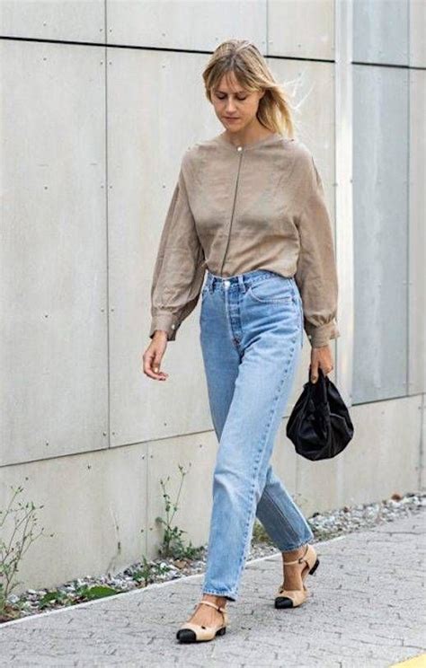 All The Mom Jeans We Re Coveting For Fall Le Fashion Mom Jeans