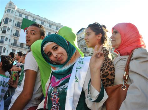 mars le grand ecart algerien entre la dignite des femmes din salah