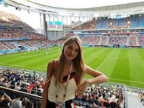 world cup 2018 beautiful fans girls page 2 trending buzz world