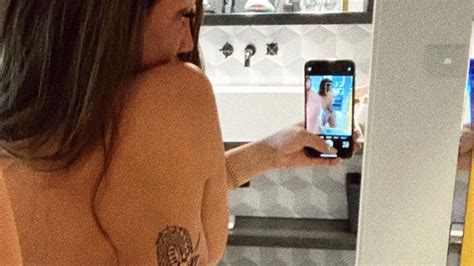 Charlotte Crosby Poses Completely Naked To Show Off New