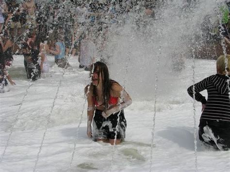 foam party or how the russian youth have a good time 39