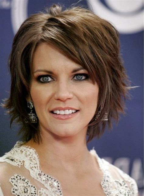 best layered shag hairstyle that older women can try