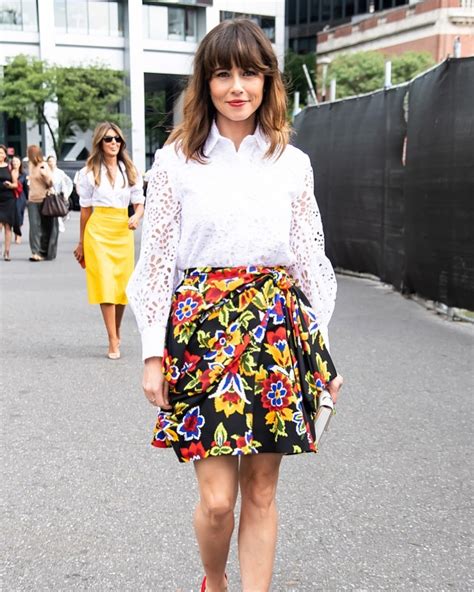 linda cardellini gorgeous in floral skirt and white lace