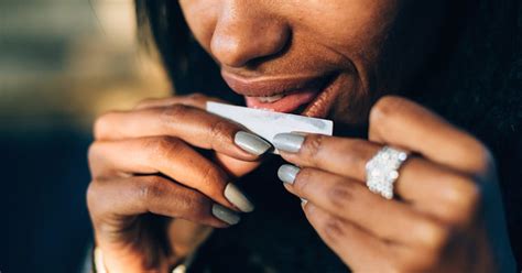 4 reasons female potheads are reinventing the stoner dude stereotype