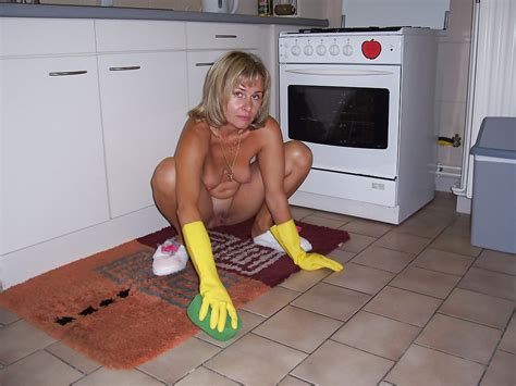 she came to clean my house and do it naked 40 pics