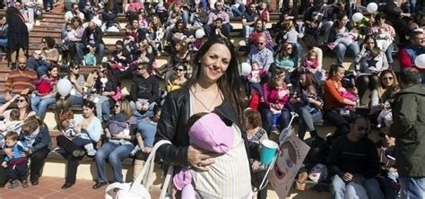 Mass Breastfeeding In Public Places In 50 Greek Cities