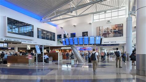 wall street journal ranks  largest  airports including houstons