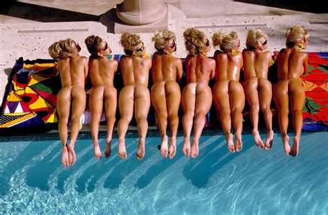 wallpaper blonde sexy girl bikini wallpaper 8 babes laying naked pool water legs feet