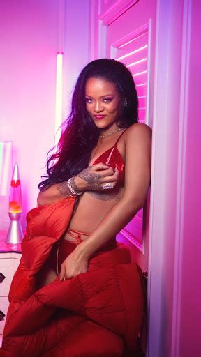 Rihanna – Savage X Fenty Lingerie Valentines Day Photoshoot Bikini