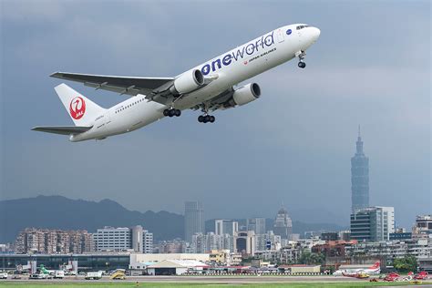 oneworldja  japan airlines edric wu flickr