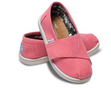 avas favorite summer shoes tiny toms celeb baby laundry