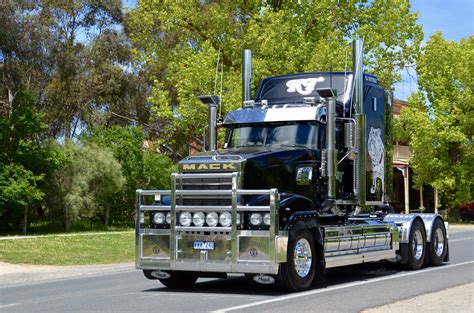 pin  ed  australian trucks mack trucks big rig trucks trucks