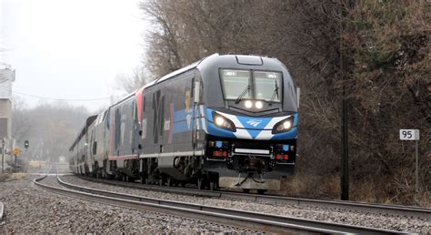 amtrak finalizes order  additional charger locomotives trains