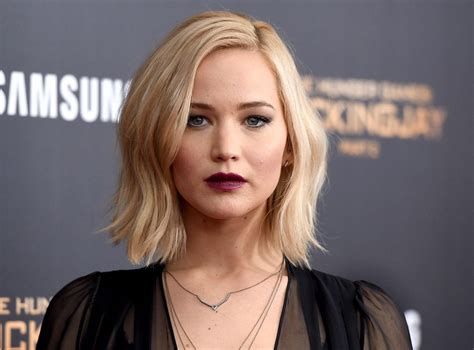 jennifer lawrence always ends up drunk and disappointed on new years