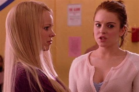 21 things you never noticed in mean girls mean girls girl wear pink