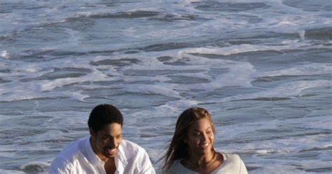 beyonce knowles hits the beach and oscar stage popsugar celebrity