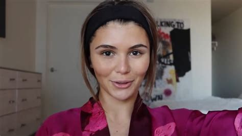 Olivia Jade Says She Doesn T Know What To Do In First Makeup Tutorial