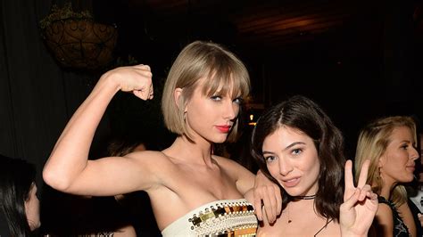 taylor swift is making the tube top happen again teen vogue