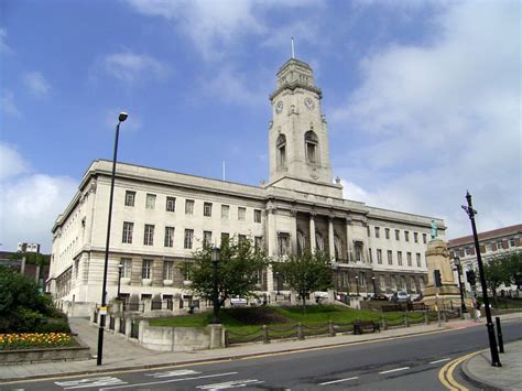 barnsley town hall  stan walker  picturesofenglandcom