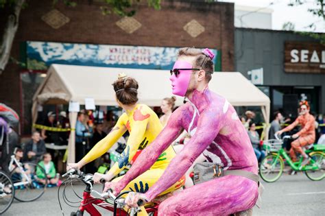 Photos Naked Bikers Kick Off Seattle Summer At The Fremont Solstice