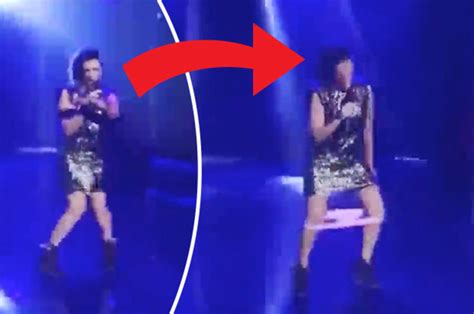 Singer S Pink Knickers Fall Down During Performance Live