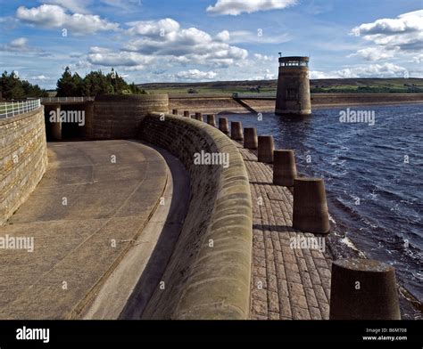 dam  derwent reservoir  north east england stock photo alamy