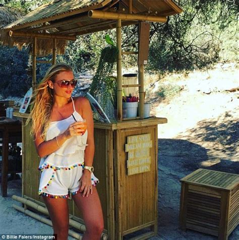 Sam Faiers Shows Off Her Natural Good Looks With A Leggy Display In