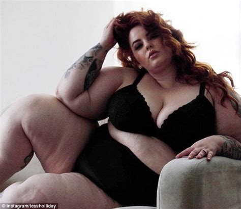 Size 22 Model Tess Holliday Blasts Victoria S Secret S Beauty Standards