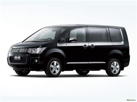 mitsubishi delica   pictures