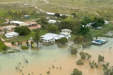australien aechzt und klimafolgen beispiellose ueberschwemmungen im