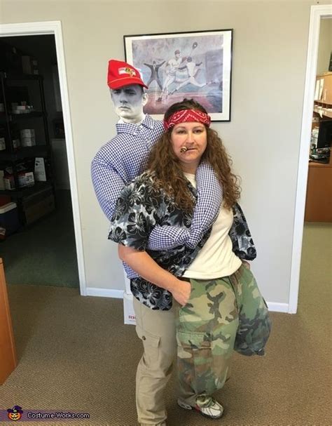 forrest gump carrying lt dan halloween costume contest at costume