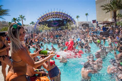 las vegas pool parties you ll fall in love with by holiday