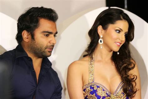 high quality bollywood celebrity pictures sunny leone super sexy skin show in a short ghagra