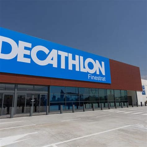 decathlon inaugura una tienda de  metros cuadrados en alicante