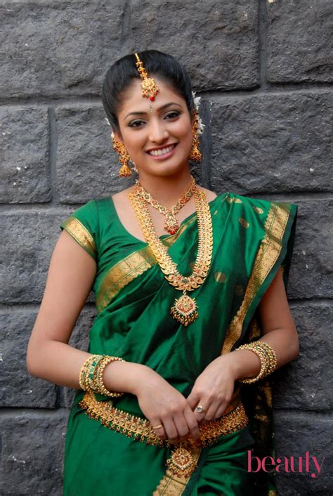 beauty galore hd hariprriya green saree and indian jewelry look damn hot