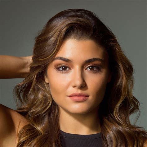Hande Erçel Turkish Actress And Model Turkish Beauty Hande Ercel