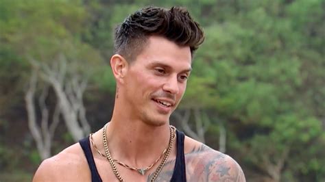 Kenny Braaschs Nude Bachelor In Paradise Entrance Had Viewers Talking