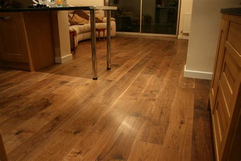 carpet laminate  wood flooring