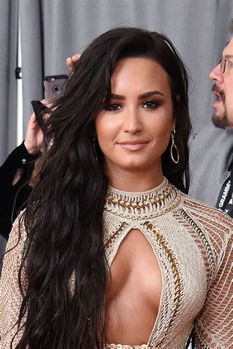 [photos] demi lovato s grammys hair and makeup — perfect