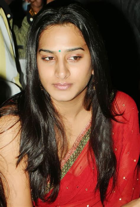 Sexy Telugu Tv Artist Surekha Vani Hot In Red Saree Sleevless Blouse