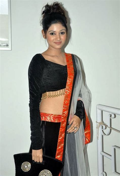 Hot Tamil Actress Oviya Helen Photos At Edison Awards