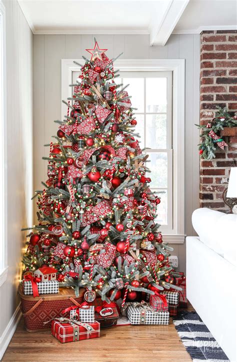 decorated christmas tree images