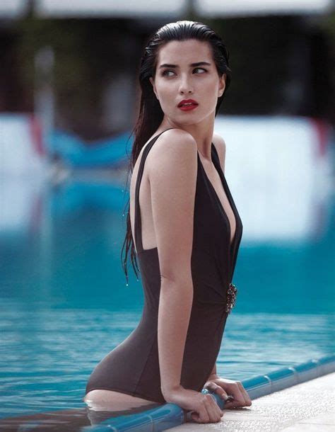 All About Tuba Büyüküstün Biography Private Life And More Con