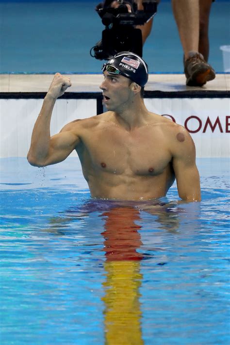 popular brazilian swimmer  michael phelps dont mess   king