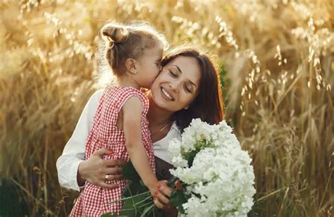 creative mom and daughter photoshoot ideas with tips